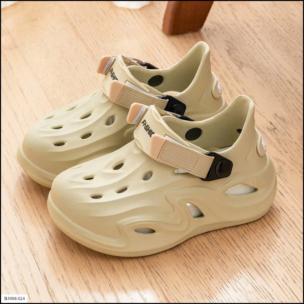 GIÀY SANDAL PHỐI MÀU   Sỉ giá 106K