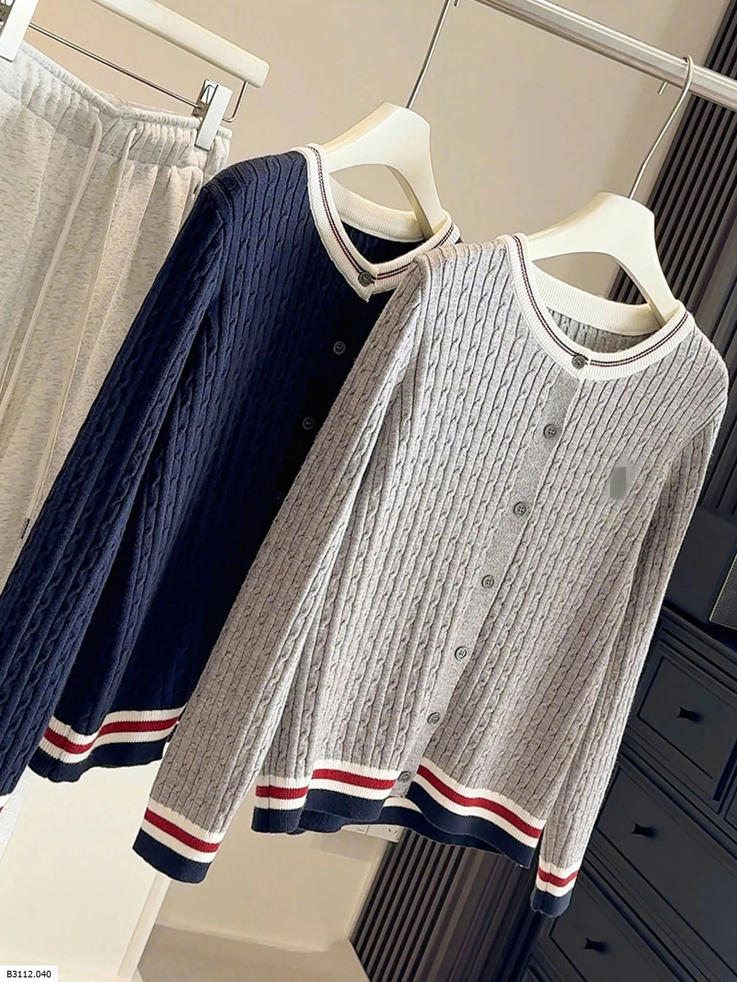 ÁO LEN DỆT GÂN VIỀN SỌC ANNA Giá sỉ 200k