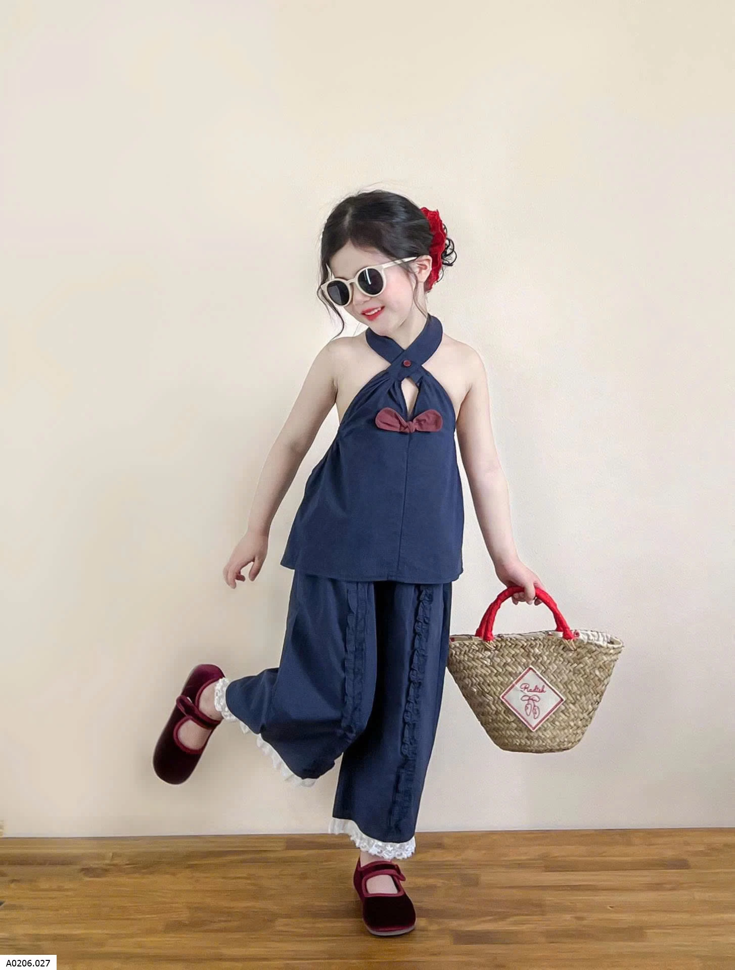 SET CỔ YẾM + QUẦN JEAN SUÔNG BG   Sỉ 194k
