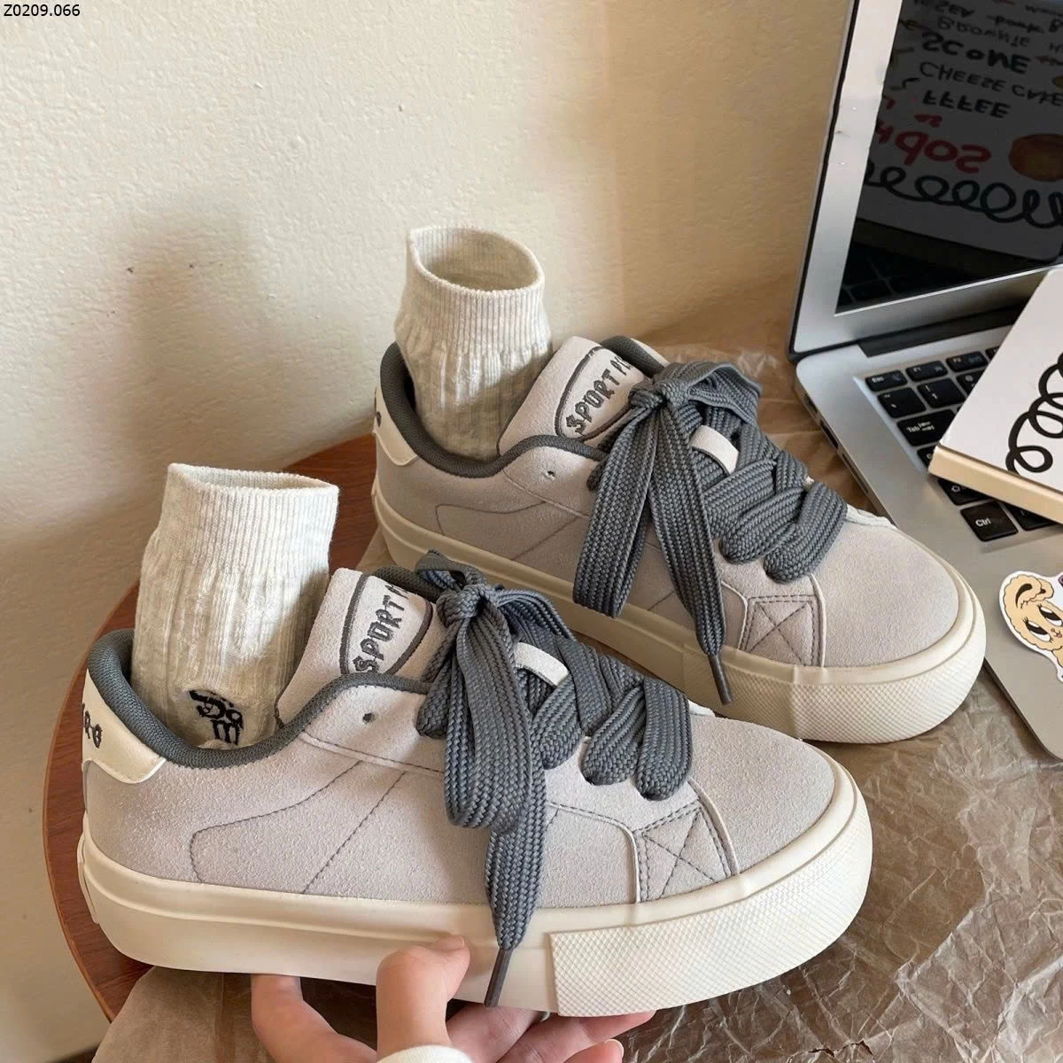   GIÀY SNEAKER NỮ  Sỉ 124k