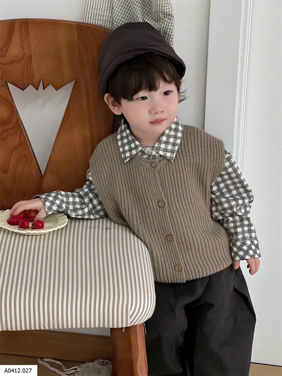 SET ÁO GILE PHỐI SƠ MI KẺ CARO QUẦN NỈ  Giá sỉ Gile: 162k  Sơ mi: 169k Quần: 179k 