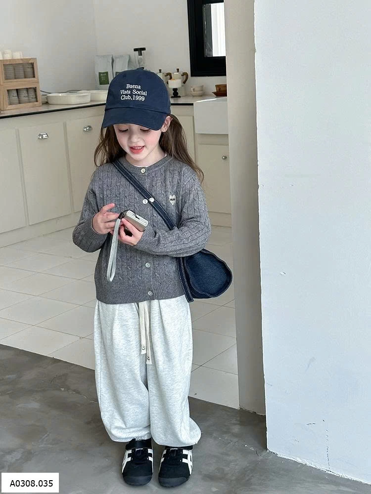 ÁO LEN HOẠ TIẾT VẶN THỪNG BÉ GÁI H.ÃNG AMBB   Sỉ sz 90-150: 130K sz 160: 145K