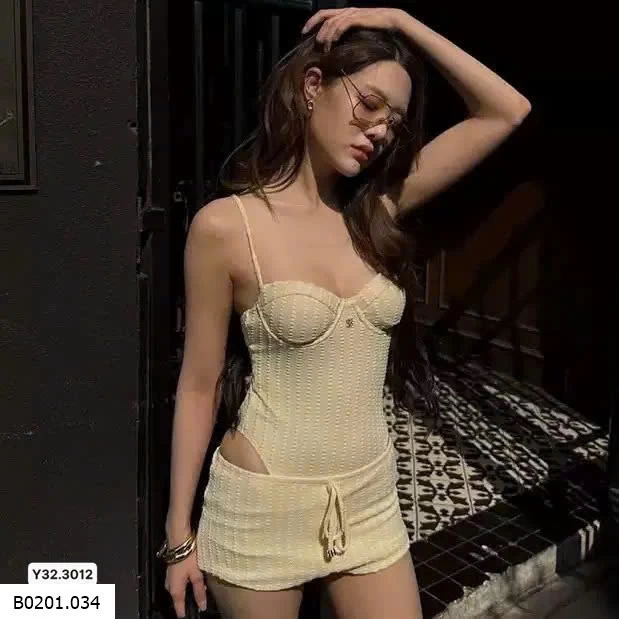 Sét bikini vàng gồm quần sooc Giá sỉ 230k