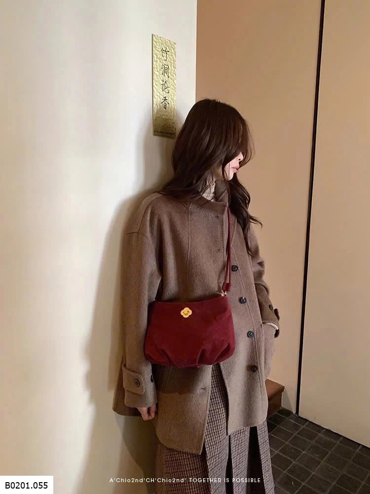 TÚI NHUNG HOA TRÀ VÀNG CHIO2ND Giá sỉ 210k