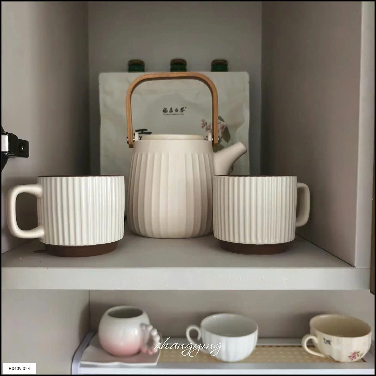 SET BÌNH TRÀ KÈM 2 CỐC   Giá sỉ 230k